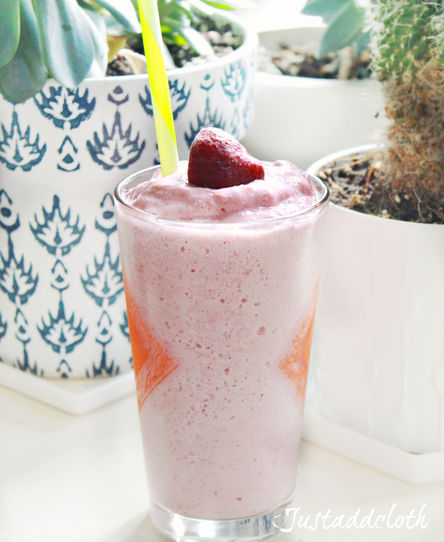 strawberry rhubarb smoothie