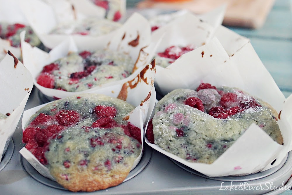 raspberry sour cream muffins