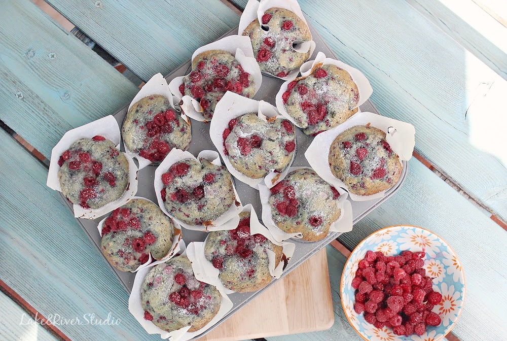 raspberry sour cream muffins